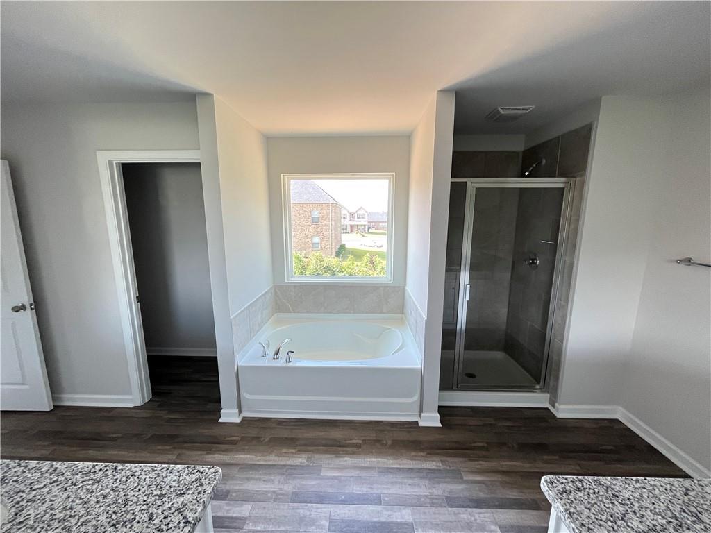 Master bathroom in Clark Lake Village